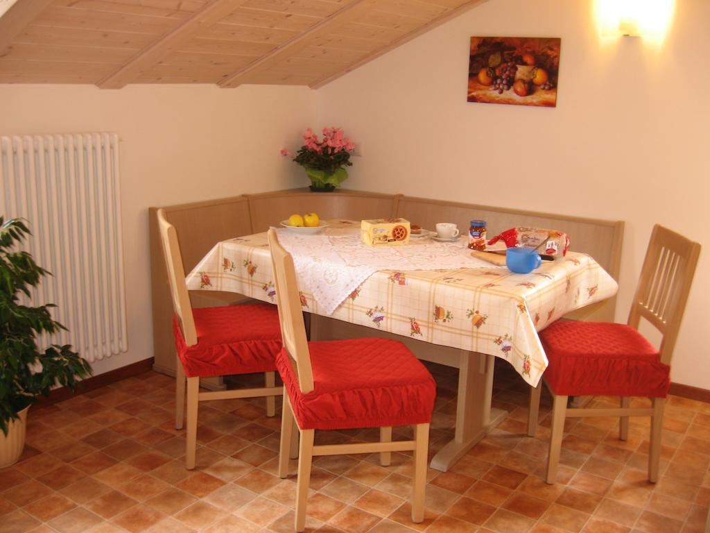 Casa Rondine Apartment Molveno Cameră foto